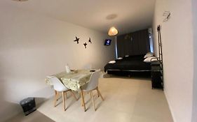 Crystal Apart Lavalle 1725